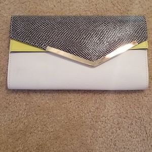 Aldo Clutch